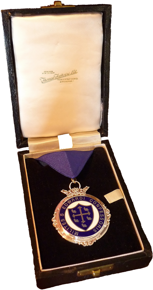 Locket (562x1084)